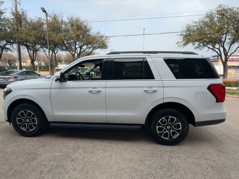 Used 2024 Ford Expedition XLT image 5