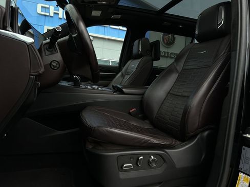 Used 2021 Cadillac Escalade ESV Sport Platinum AWD/4WD image 11