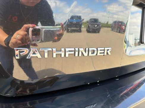 Used 2019 Nissan Pathfinder SL AWD/4WD image 13