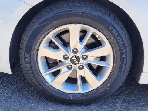 Used 2017 Kia Optima LX w/ Driver Convenience Package image 18