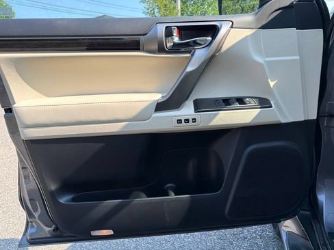 Used 2023 Lexus GX 460 Premium w/ Premium Package AWD/4WD image 13