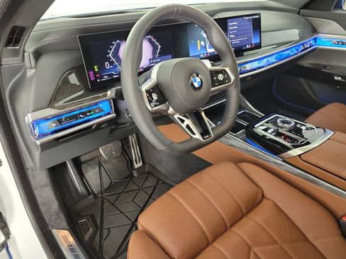 Used 2025 BMW 760i xDrive w/ Executive Package AWD/4WD image 17