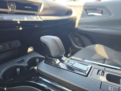 Used 2025 Toyota Prius XLE FWD image 34