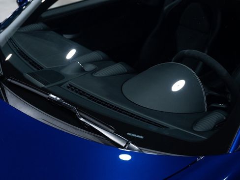 Used 2020 Porsche 718 Boxster Spyder RWD image 17