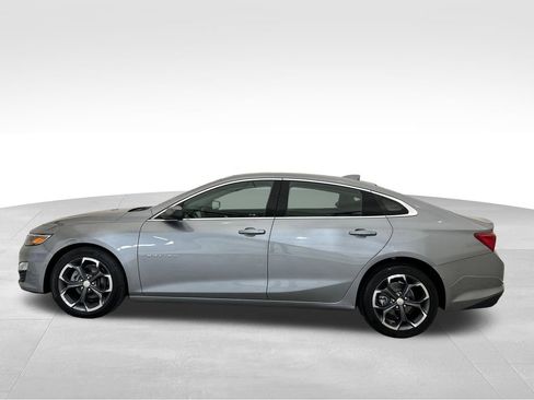 Used 2024 Chevrolet Malibu LT FWD image 2