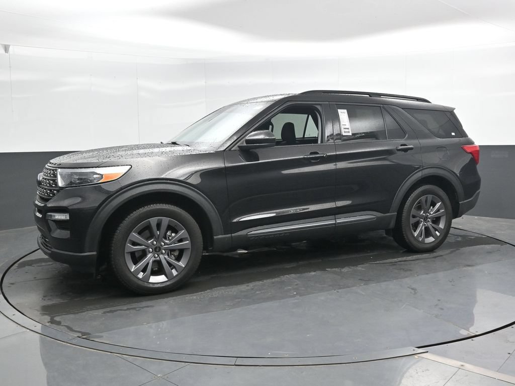Used 2022 Ford Explorer XLT w/ Equipment Group 202A AWD/4WD image 8
