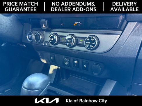 Used 2018 Toyota Tacoma TRD Sport image 30