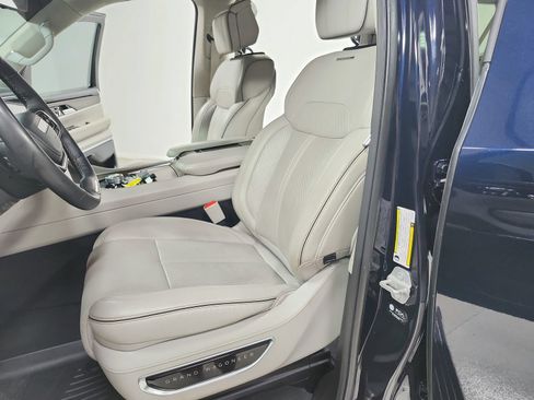 Used 2023 Jeep Grand Wagoneer L Series II w/ Convenience Group III AWD/4WD image 19