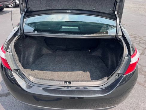 Used 2016 Toyota Corolla S Premium FWD image 39