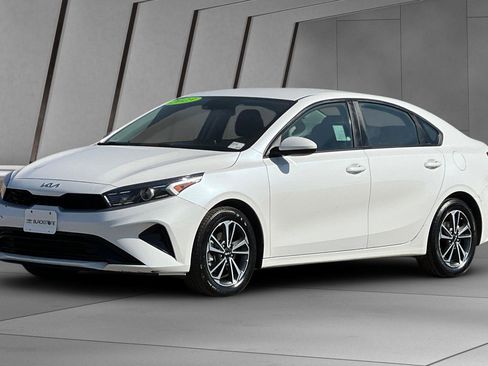 Used 2023 Kia Forte LXS image 8