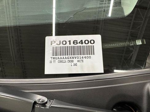 Certified 2022 Toyota Corolla Cross L FWD image 41