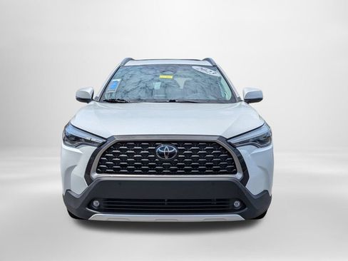 Used 2023 Toyota Corolla Cross XLE w/ Convenience Package FWD image 9
