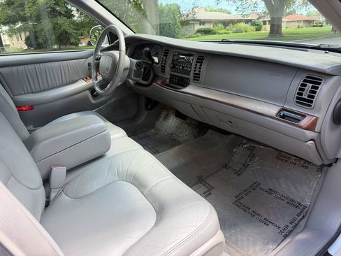 Used 1999 Buick Park Avenue w/ Gran Touring Pkg FWD image 15