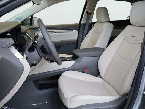 Used 2025 Cadillac XT5 Premium Luxury w/ Technology Package FWD image 21