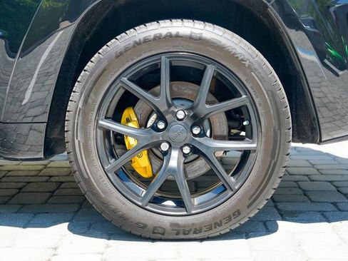 Used 2018 Jeep Grand Cherokee Trackhawk AWD/4WD image 17