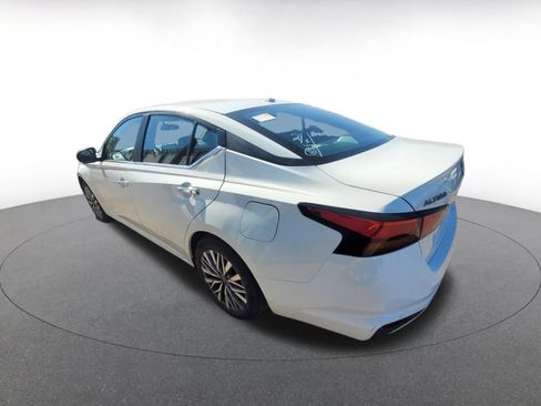 Used 2025 Nissan Altima 2.5 SV image 5