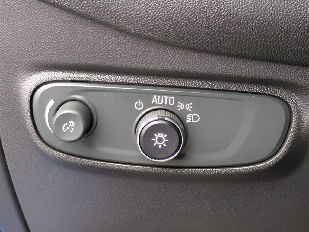 Certified 2024 Chevrolet Equinox LT FWD image 23