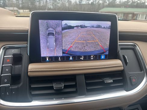 Used 2021 Chevrolet Tahoe Premier w/ Premium Package image 34