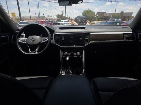Used 2022 Volkswagen Atlas SE w/ Panoramic Sunroof Package AWD/4WD image 7