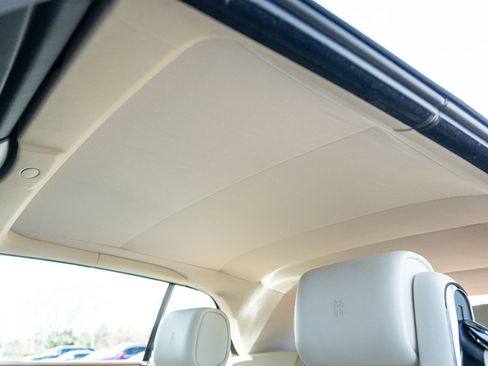 Used 2010 Rolls-Royce Phantom Drophead Coupe image 29