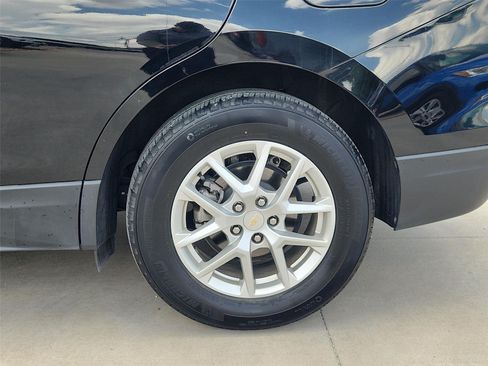 Used 2023 Chevrolet Equinox LS w/ LS Convenience Package FWD image 31