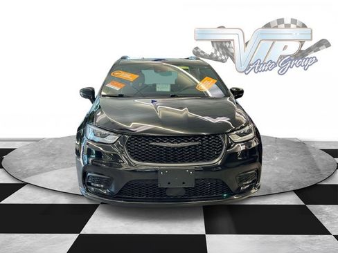 Certified 2021 Chrysler Pacifica Touring-L w/ S Appearance Package FWD image 2