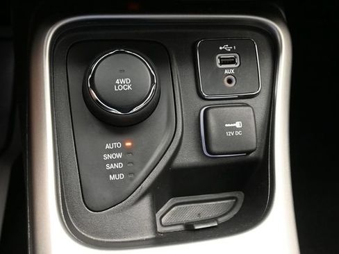 Used 2021 Jeep Compass Sport AWD/4WD image 39