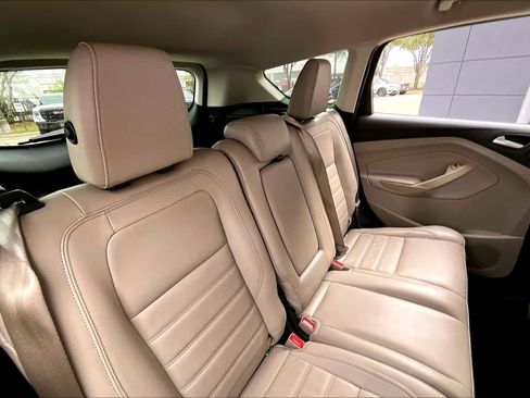 Used 2017 Ford Escape SE w/ SE Leather Comfort Package image 19