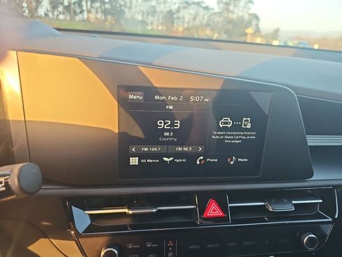 New 2026 Kia Niro LX image 14