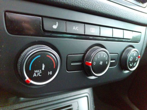 Used 2017 Volkswagen Tiguan Wolfsburg Edition AWD/4WD image 15