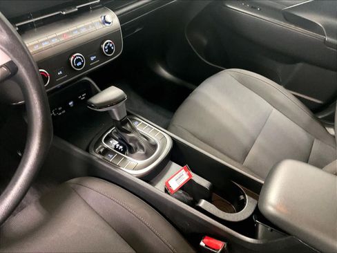 Used 2024 Hyundai Kona SE image 20