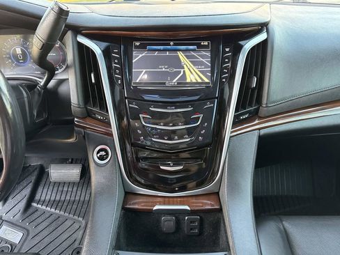 Used 2019 Cadillac Escalade ESV Premium Luxury w/ LPO, Radiant Package image 27