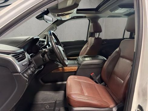 Used 2019 Chevrolet Suburban Premier w/ Premier Plus Edition AWD/4WD image 7