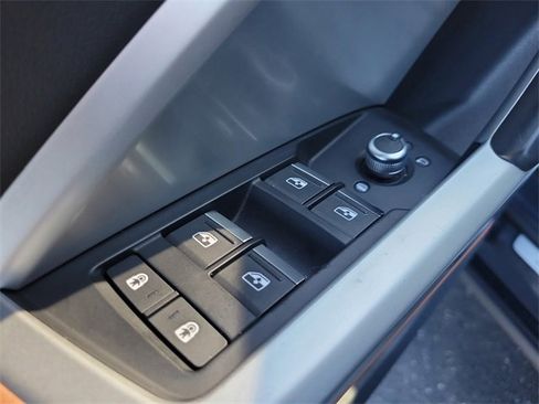 Used 2020 Audi Q3 2.0T Premium image 16