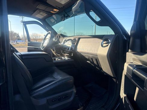 Used 2011 Ford F350 Lariat w/ Snow Plow Prep Pkg image 24