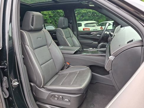 Used 2024 Cadillac Escalade Sport w/ LPO, ONYX Package AWD/4WD image 3