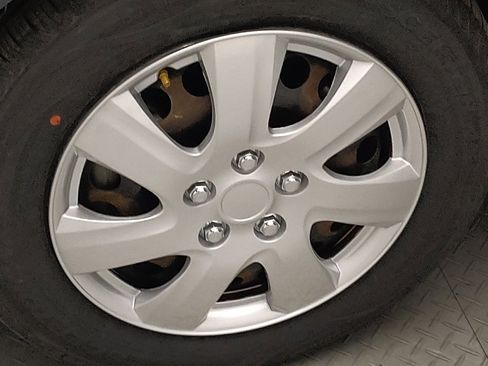 Used 2020 Chevrolet Sonic LT FWD image 31