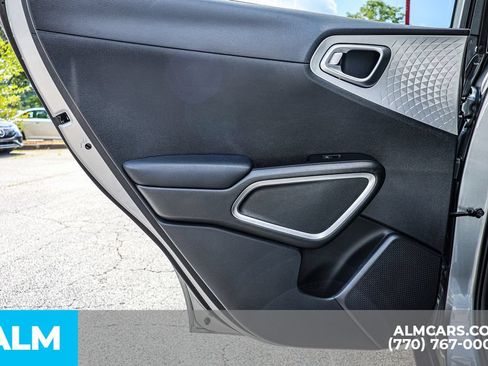 Used 2025 Kia Soul LX w/ LX Technology Package FWD image 47
