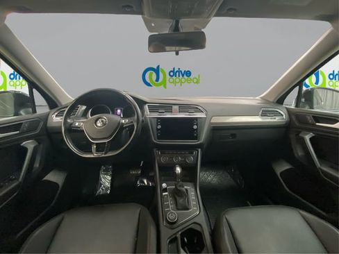 Used 2019 Volkswagen Tiguan SE image 27
