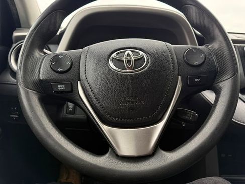 Used 2016 Toyota RAV4 LE image 9