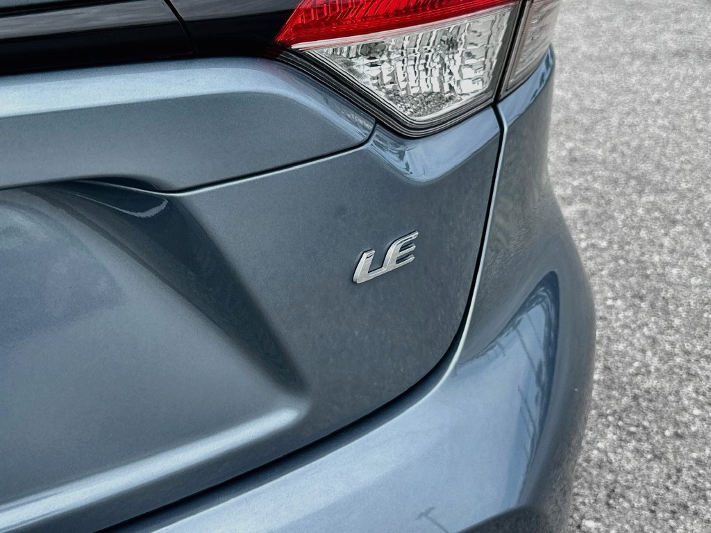 Used 2020 Toyota Corolla LE FWD image 30