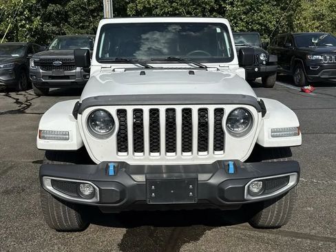 Used 2023 Jeep Wrangler Unlimited Sahara w/ Cold Weather Group AWD/4WD image 6
