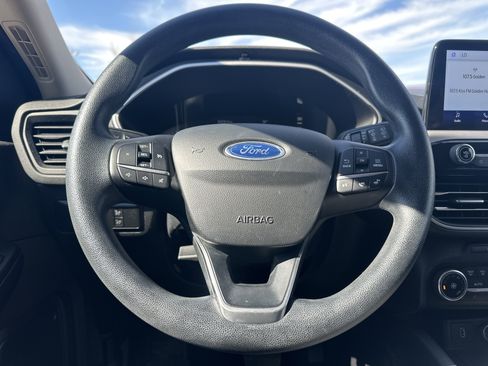 Used 2020 Ford Escape SE image 18