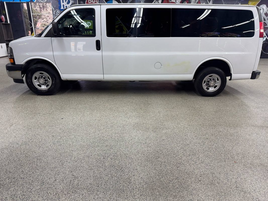 Used 2017 Chevrolet Express 3500 LT w/ LT Preferred Equipment Group RWD image 2