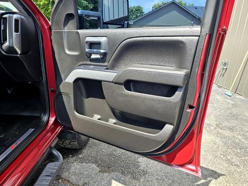 Used 2019 Chevrolet Silverado 2500 LT image 18