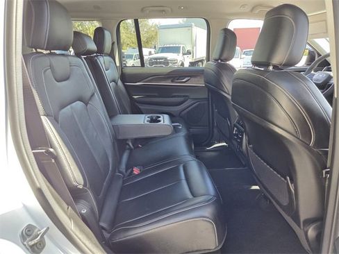 Used 2023 Jeep Grand Cherokee Limited w/ Black Appearance Package image 20