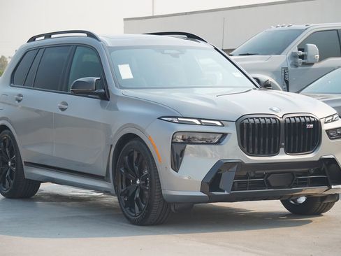 Used 2026 BMW X7 M60i AWD/4WD image 3