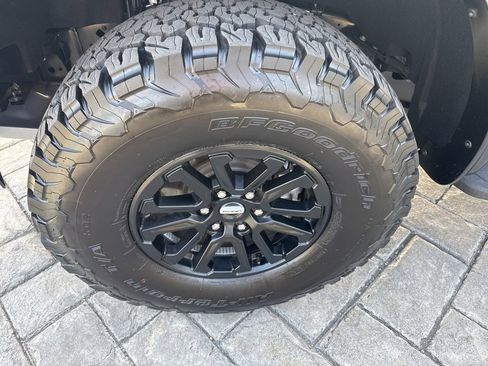 Used 2025 Ford F150 Raptor image 4