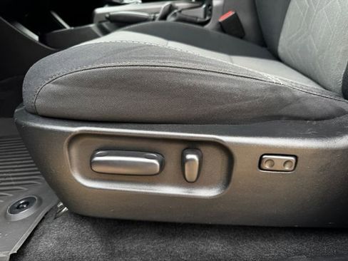 Used 2022 Toyota Tacoma 4x4 Double Cab image 26