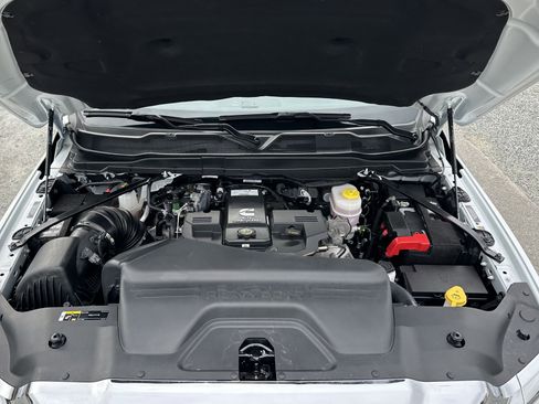 Used 2024 RAM 3500 Tradesman w/ Chrome Appearance Group image 18
